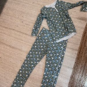 Roller Rabbit penguin pajamas size medium!